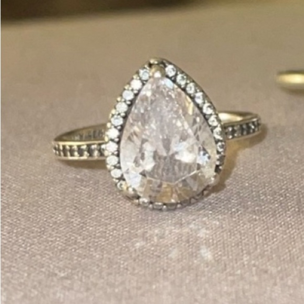 pandora teardrop ring
